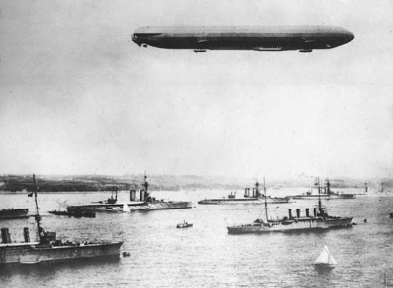 Zeppelin over fleet