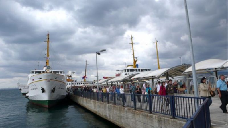 Ferry arrives at Buyukada