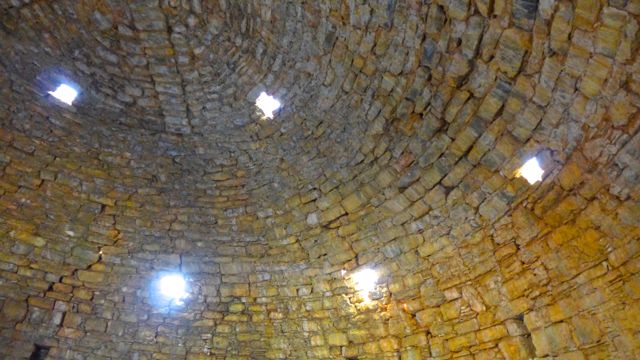 Inside the cistern, looking  up at the heavens