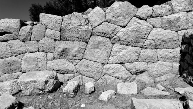 Seismic-resistant stone-work